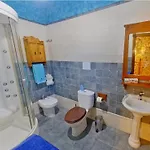 Villa Acogedora Casa En El Pueblo De El Tiemblo Gredos Ruralrut A Solo 1 Hora De Madrid, Zonas De Bano A Pocos Metros, Reservas Naturales, Casa Completa Con Cabina Hidromasaje Y Aire Acondicionado