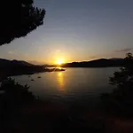 Вилла Acogedora Casa En El Pueblo De Gredos Ruralrut A Solo 1 Hora De Madrid, Zonas De Bano A Pocos Metros, Reservas Naturales, Casa Completa Con Hidromasaje Y Aire Acondicionado Эль-Тьембло