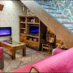 Acogedora Casa En El Pueblo De El Tiemblo Gredos Ruralrut A Solo 1 Hora De Madrid, Zonas De Bano A Pocos Metros, Reservas Naturales, Casa Completa Con Cabina Hidromasaje Y Aire Acondicionado Villa El Tiemblo