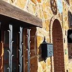 Acogedora Casa En El Pueblo De El Tiemblo Gredos Ruralrut A Solo 1 Hora De Madrid, Zonas De Bano A Pocos Metros, Reservas Naturales, Casa Completa Con Cabina Hidromasaje Y Aire Acondicionado El Tiemblo