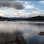 Acogedora Casa En El Pueblo De Gredos Ruralrut A Solo 1 Hora De Madrid, Zonas De Bano A Pocos Metros, Reservas Naturales, Casa Completa Con Hidromasaje Y Aire Acondicionado * Эль-Тьембло