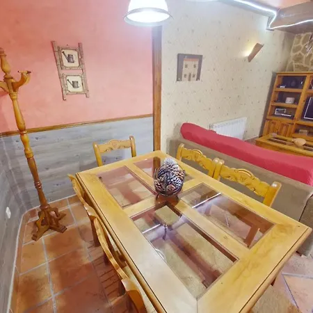 Villa Gredos Ruralrut Cerca Del Castanar De El Tiemblo, Reserva Natural Valle De Iruelas, Acogedor Con Hidromasaje, Chimenea Electrica, Calefaccion, Wifi, Cocina El Tiemblo