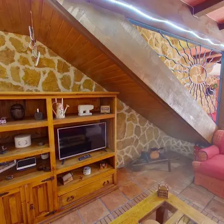 别墅 Gredos Ruralrut Cerca Del Castanar De El Tiemblo, Reserva Natural Valle De Iruelas, Acogedor Con Hidromasaje, Chimenea Electrica, Calefaccion, Wifi, Cocina 埃尔蒂恩夫洛