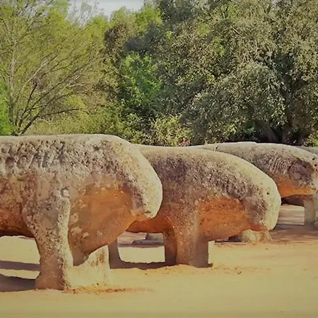 Gredos Ruralrut Cerca Del Castanar De El Tiemblo, Reserva Natural Valle De Iruelas, Acogedor Con Hidromasaje, Chimenea Electrica, Calefaccion, Wifi, Cocina 别墅 *