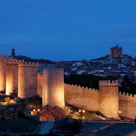 Gredos Ruralrut Cerca Del Castanar De El Tiemblo, Reserva Natural Valle De Iruelas, Acogedor Con Hidromasaje, Chimenea Electrica, Calefaccion, Wifi, Cocina 别墅 *