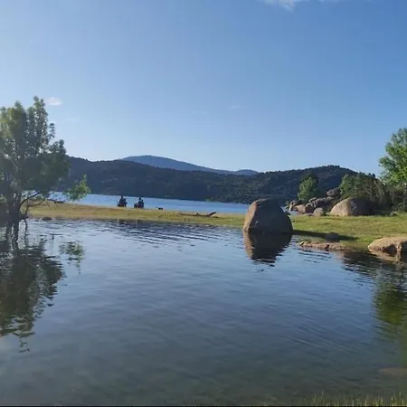 Gredos Ruralrut Cerca Del Castanar De El Tiemblo, Reserva Natural Valle De Iruelas, Acogedor Con Hidromasaje, Chimenea Electrica, Calefaccion, Wifi, Cocina