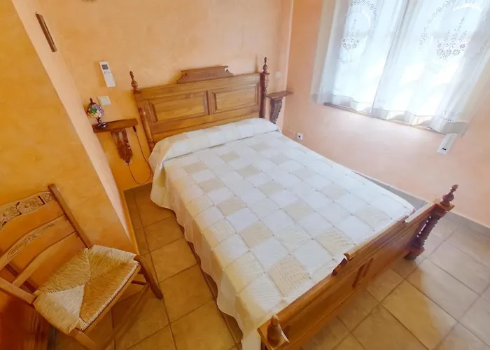 Gredos Ruralrut El Tiemblo Cerca Del Castanar Y La Reserva Natural Valle De Iruelas Y Zonas De Bano Naturales, Aire Acondicionado Cabina De Hidromasaje, Precios Especiales A Partir De 7 Noches El Tiemblo