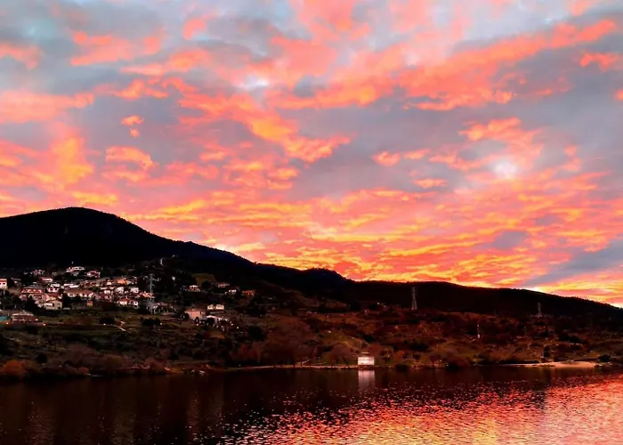 Villa Gredos Ruralrut El Tiemblo Cerca Del Castanar Y La Reserva Natural Valle De Iruelas Y Zonas De Bano Naturales, Aire Acondicionado Cabina De Hidromasaje, Precios Especiales A Partir De 7 Noches El Tiemblo